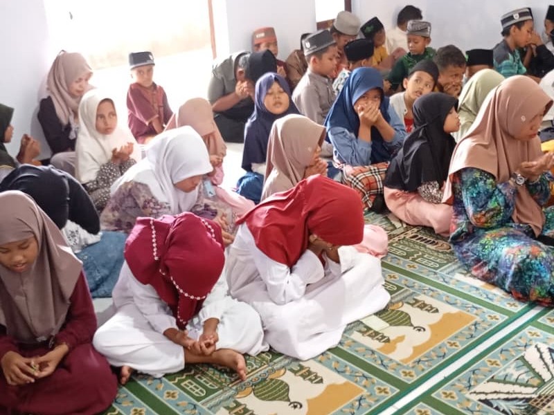 KHOTMIL AL-QUR'AN DALAM RANGKA MEMPERINGATI HARI SANTRI NASIONAL